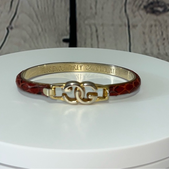 Vintage Gucci 24K Gold Plated And Leather Clasp Bangle Bracelet - Picture 1 of 17